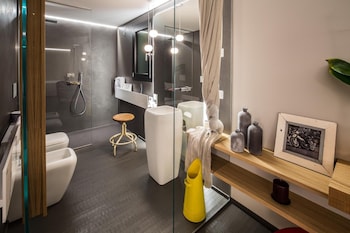 locanda black and white