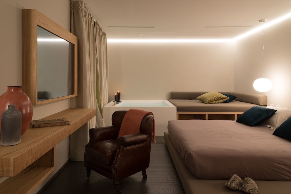 locanda black and white