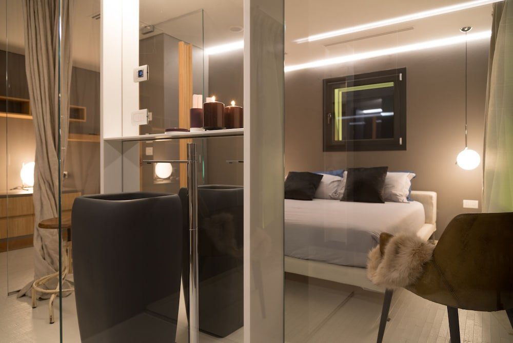 locanda black and white