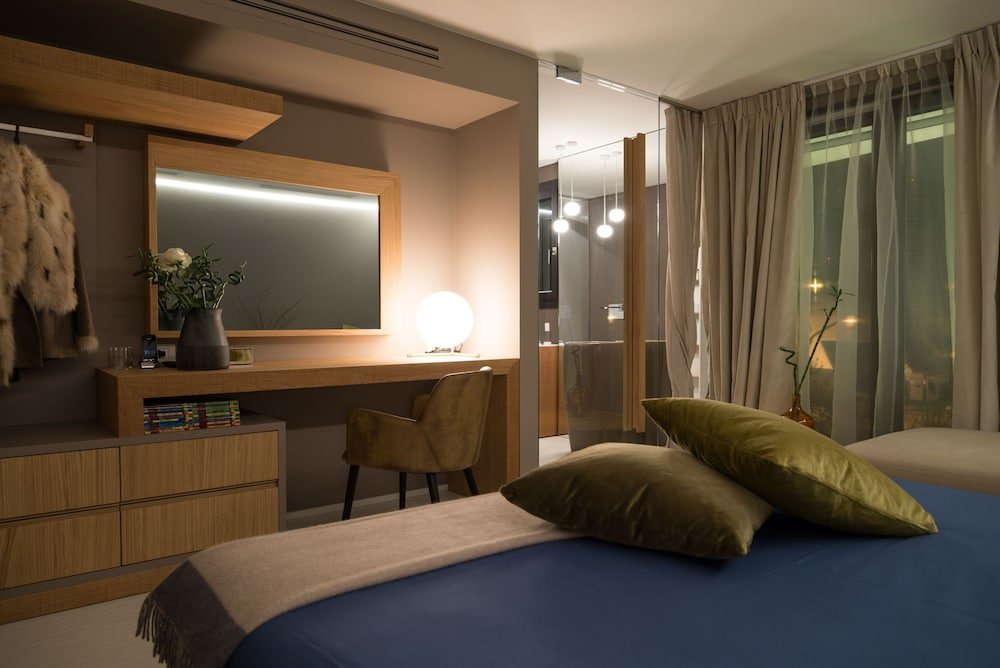 locanda black and white