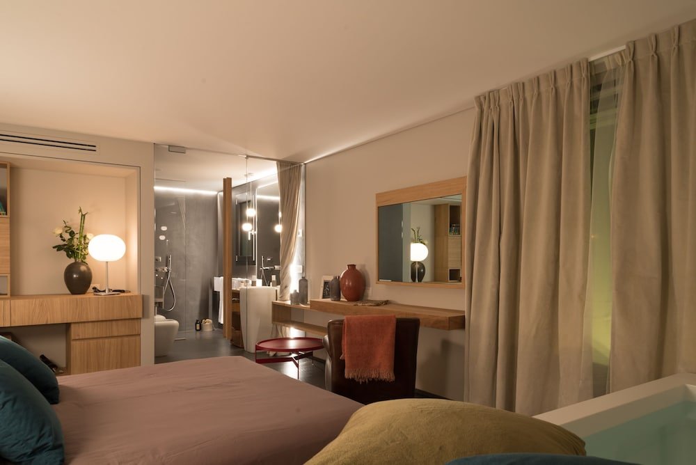 locanda black and white