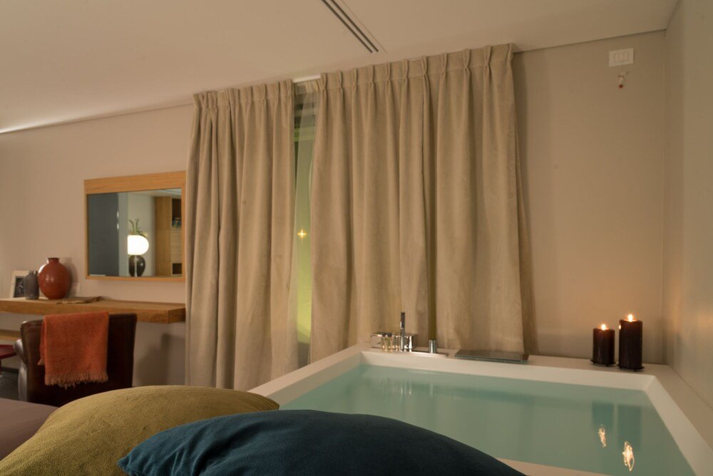 locanda black and white