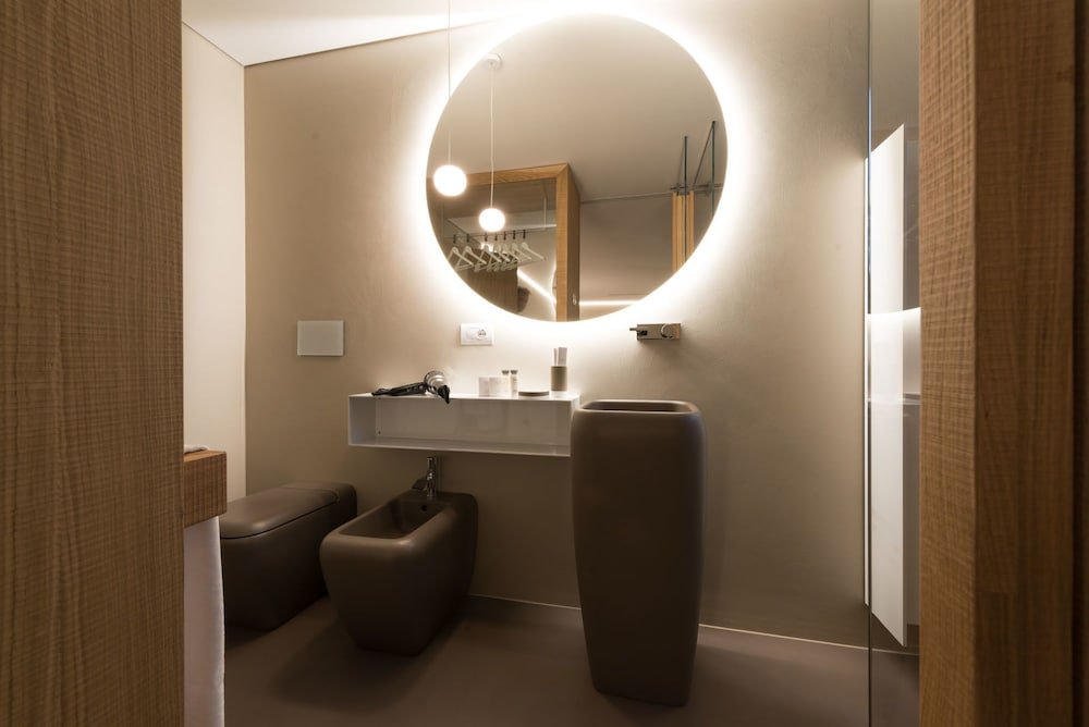 locanda black and white