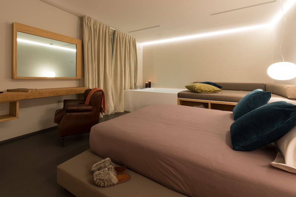 locanda black and white