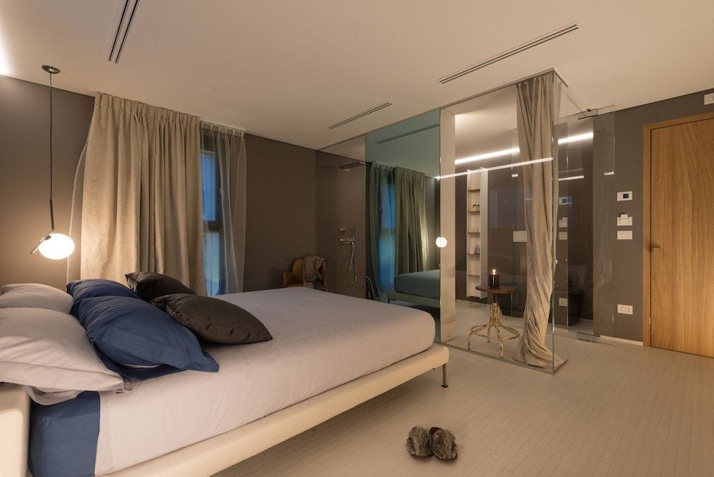 locanda black and white