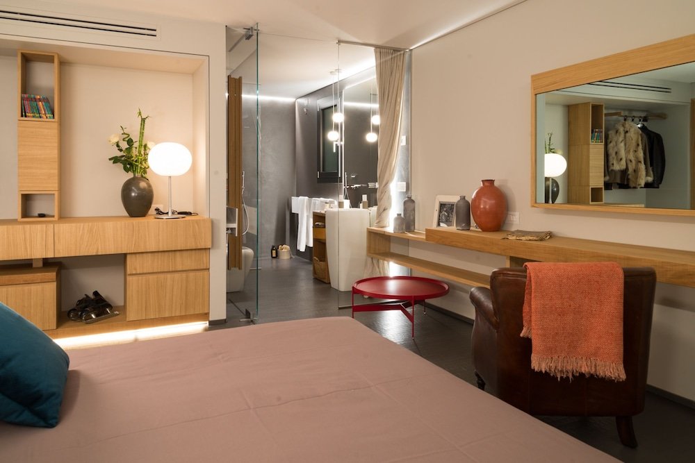 locanda black and white