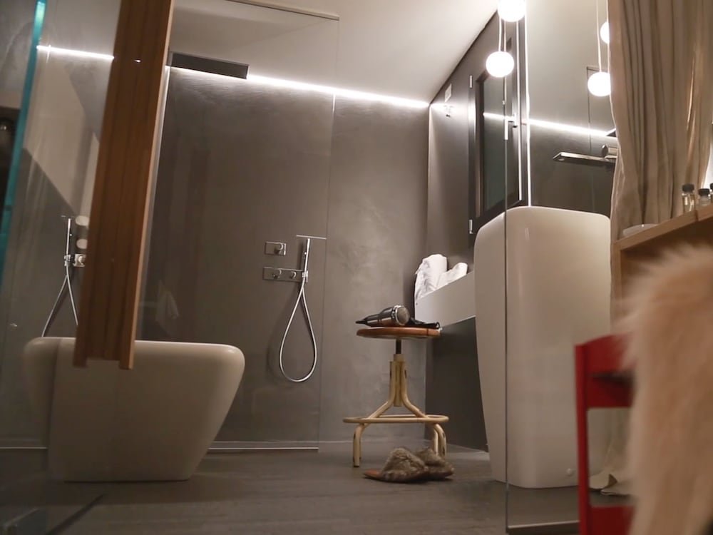 locanda black and white