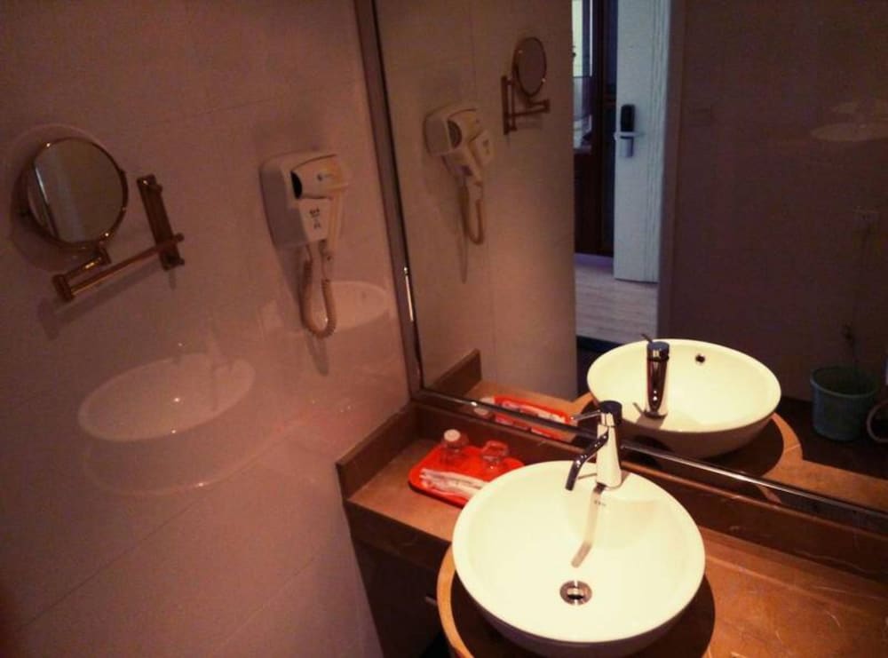 shanghai qidian apartment the bund