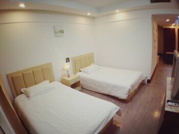 shanghai qidian apartment the bund