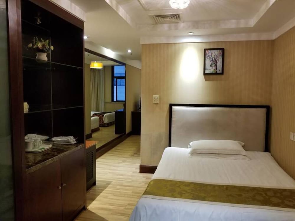 shanghai qidian apartment the bund