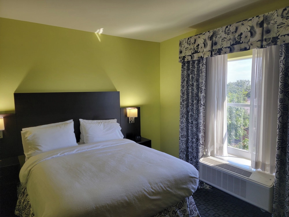 holiday inn garland by ihg