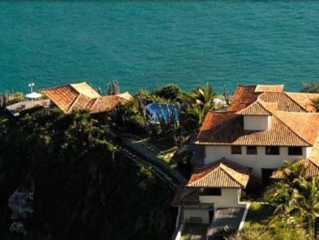 cliffside luxury inn