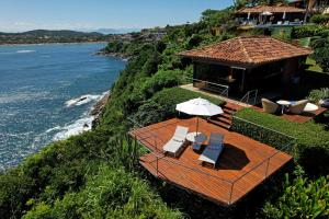 cliffside luxury inn
