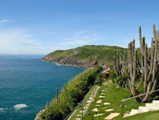 cliffside luxury inn