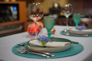 cliffside luxury inn