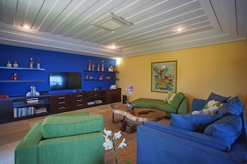 cliffside luxury inn