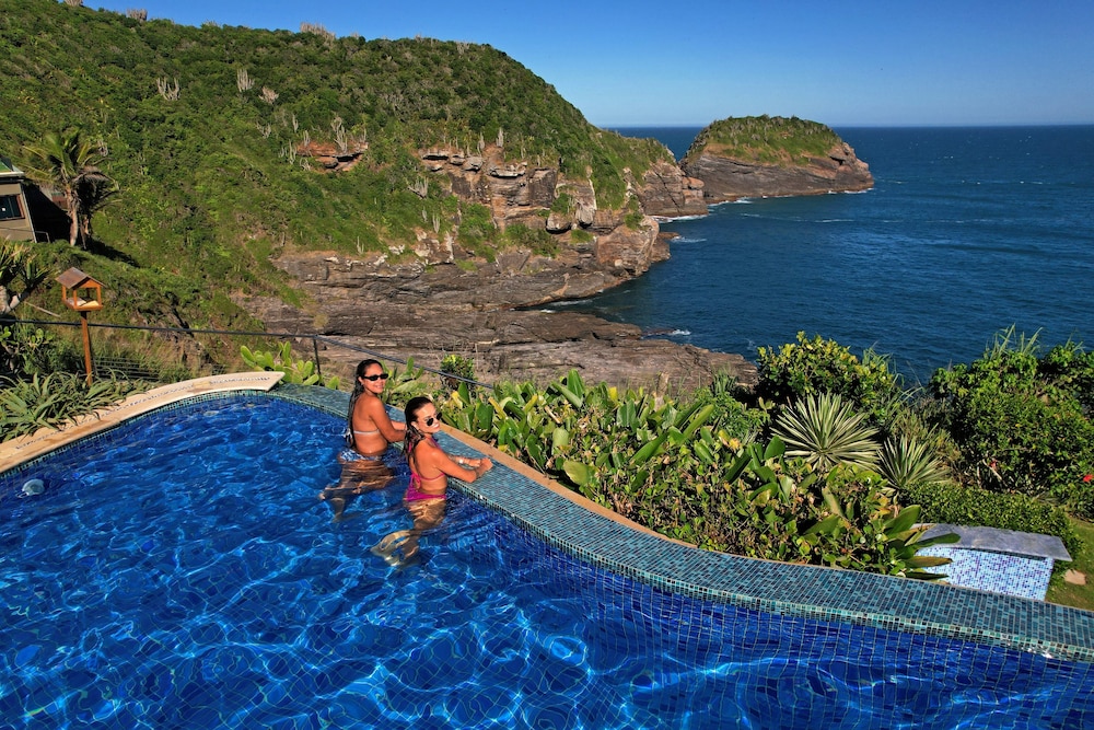 cliffside luxury inn