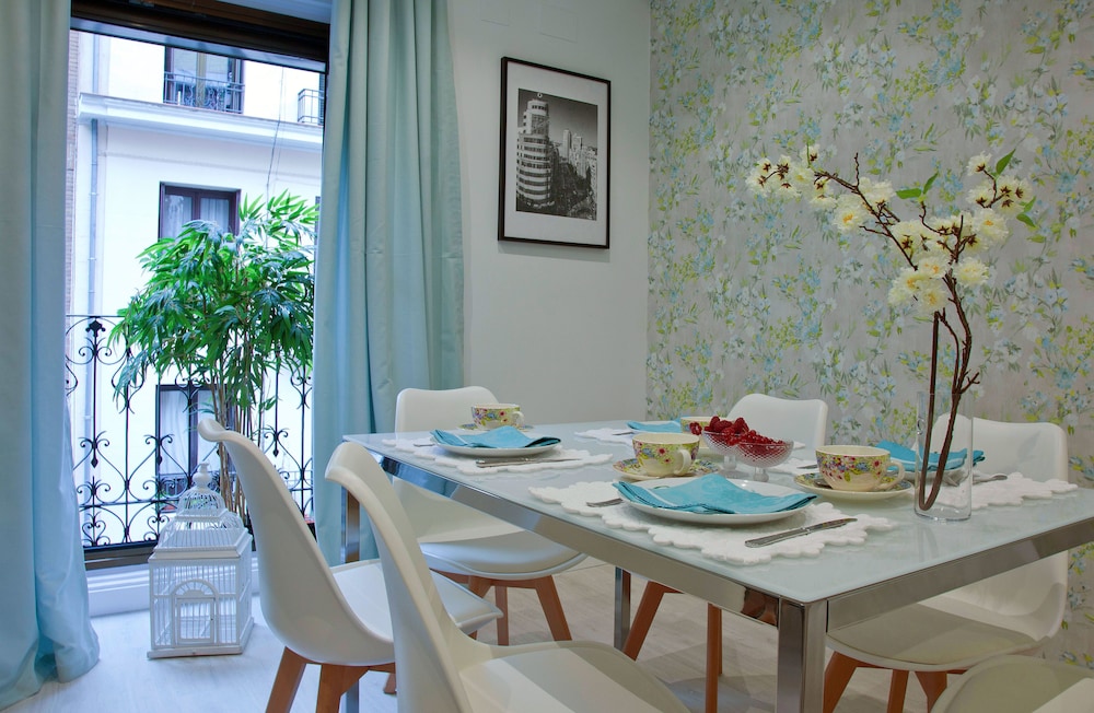 feelathome madrid suites apartments