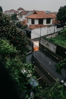 tuju abuserin syariah