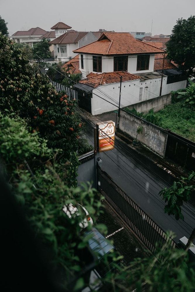 tuju abuserin syariah