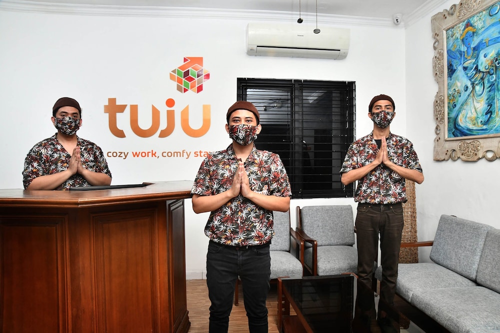tuju abuserin syariah