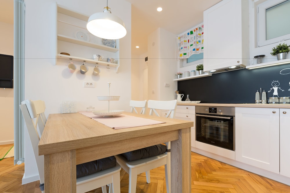 belgrade center apartment iii