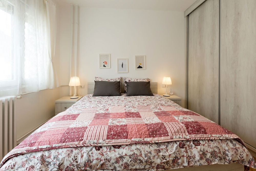 belgrade center apartment iii