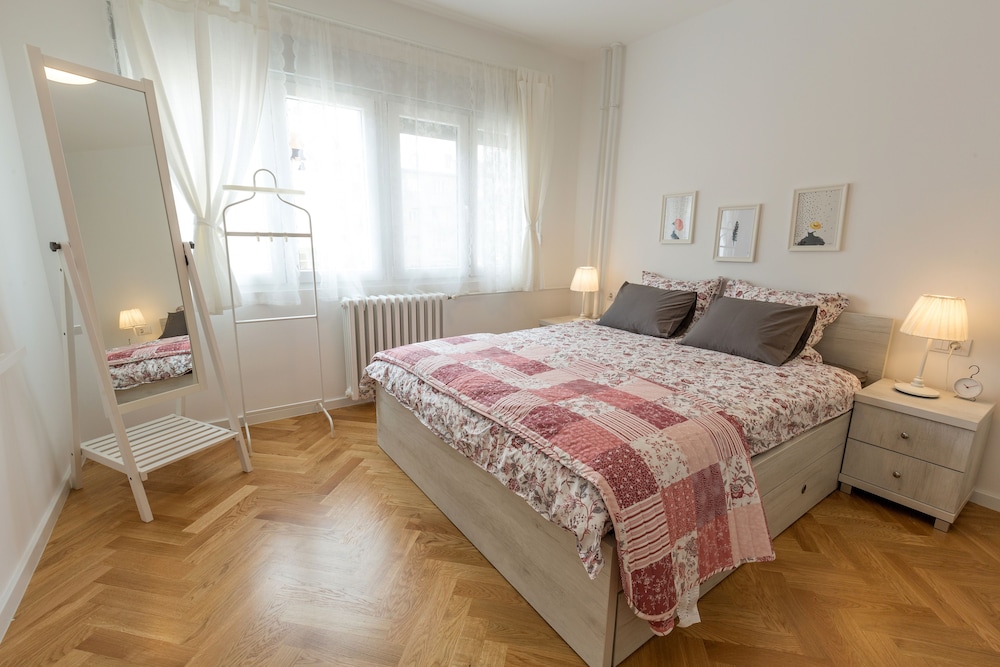 belgrade center apartment iii