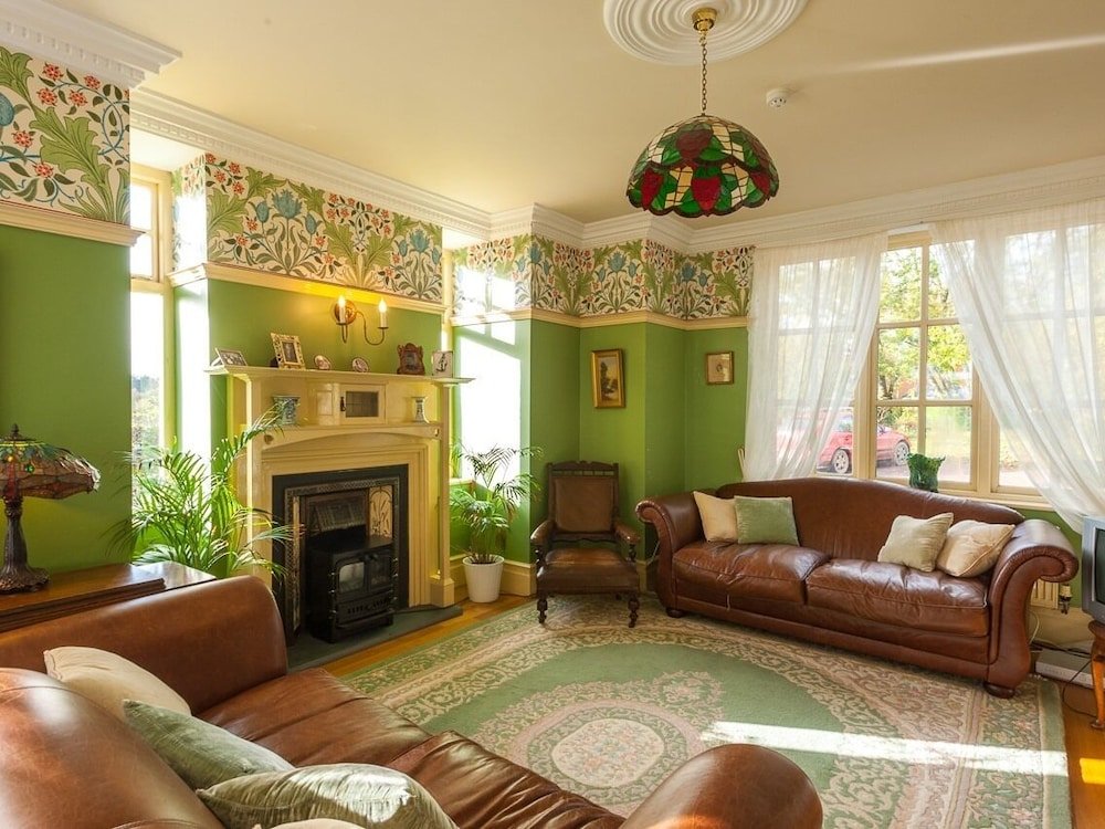 Ardwyn House,Llandrindod Wells>>Brecon,4 star