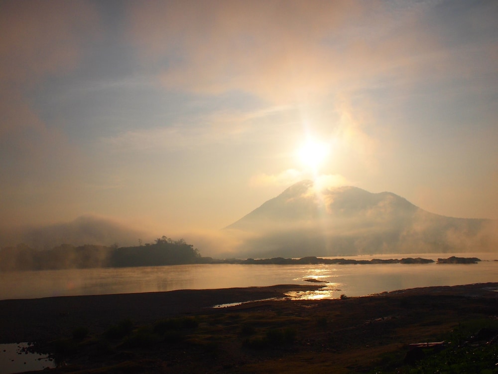 aenguy sabey chiangkhan homestay