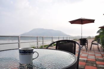 aenguy sabey chiangkhan homestay