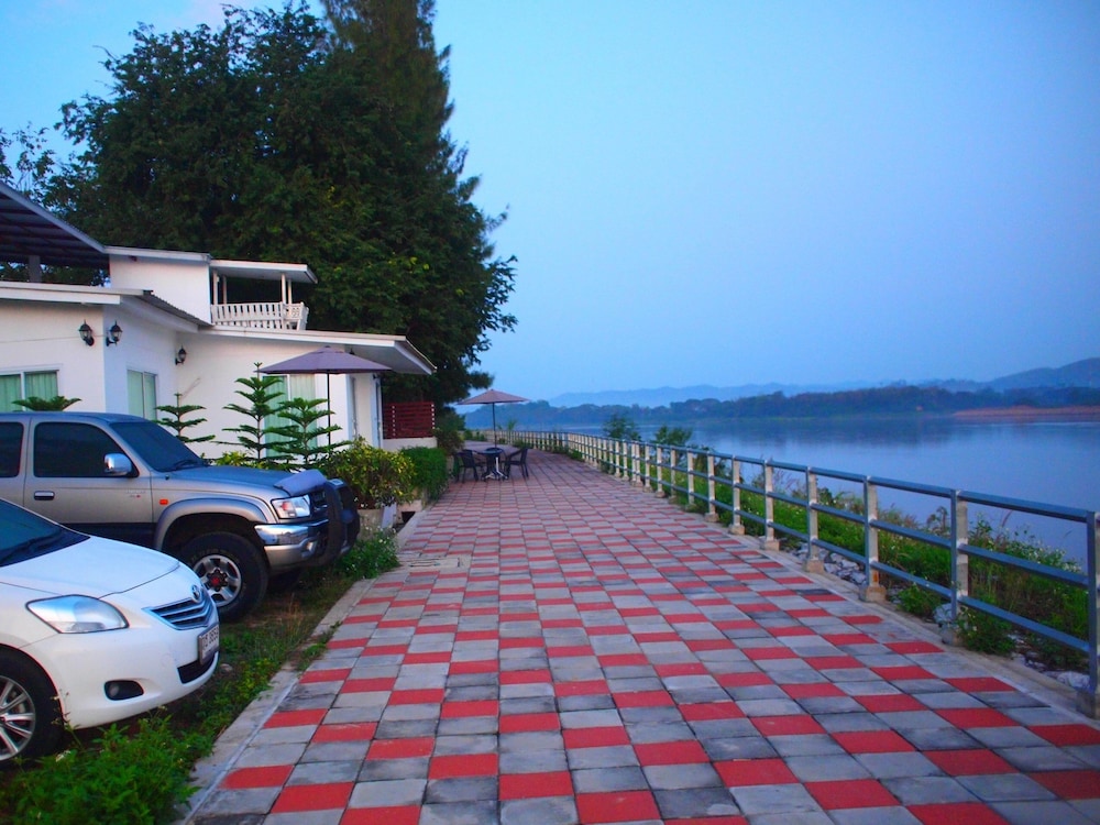 aenguy sabey chiangkhan homestay