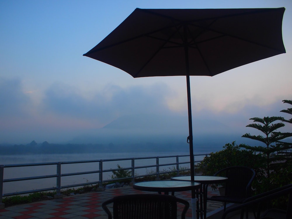 aenguy sabey chiangkhan homestay