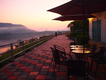 aenguy sabey chiangkhan homestay