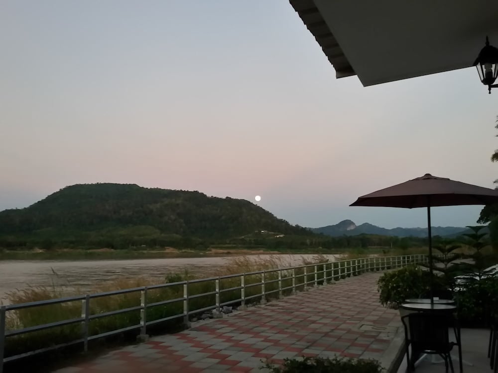 aenguy sabey chiangkhan homestay