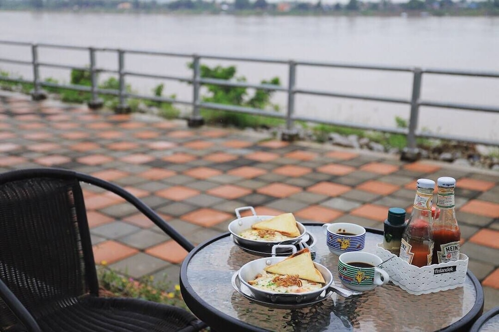 aenguy sabey chiangkhan homestay