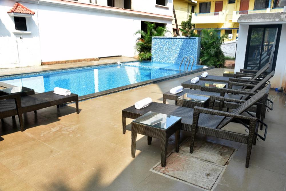 hotel candolim grande