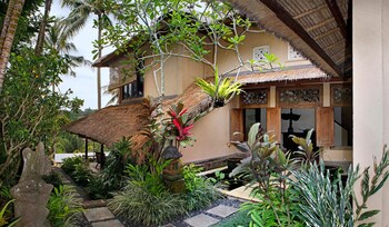 villa ria sayan ubud