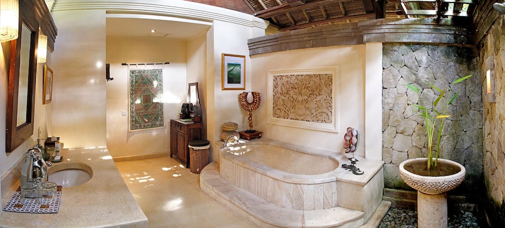 villa ria sayan ubud