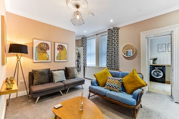 snug at clarence near museum of free derry and bloody sunday memorial