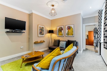 snug at clarence near museum of free derry and bloody sunday memorial