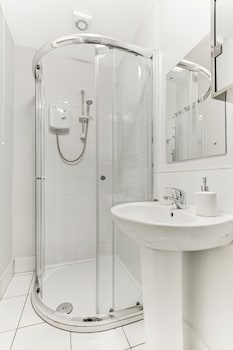 snug at clarence near museum of free derry and bloody sunday memorial