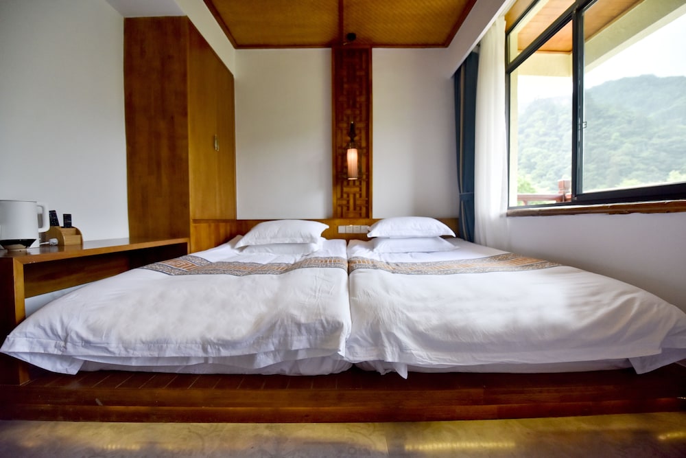 mountain for inn