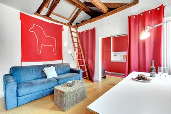 bragora smoochy attic venice