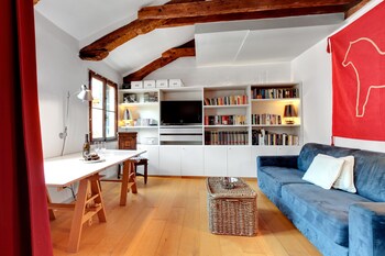 bragora smoochy attic venice