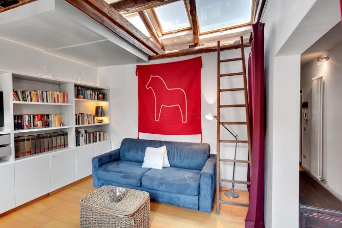 bragora smoochy attic venice