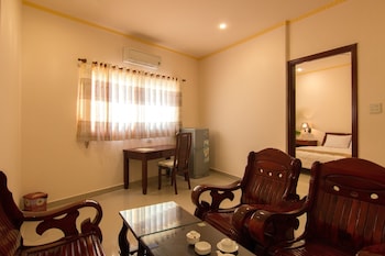 nhat ha hotel