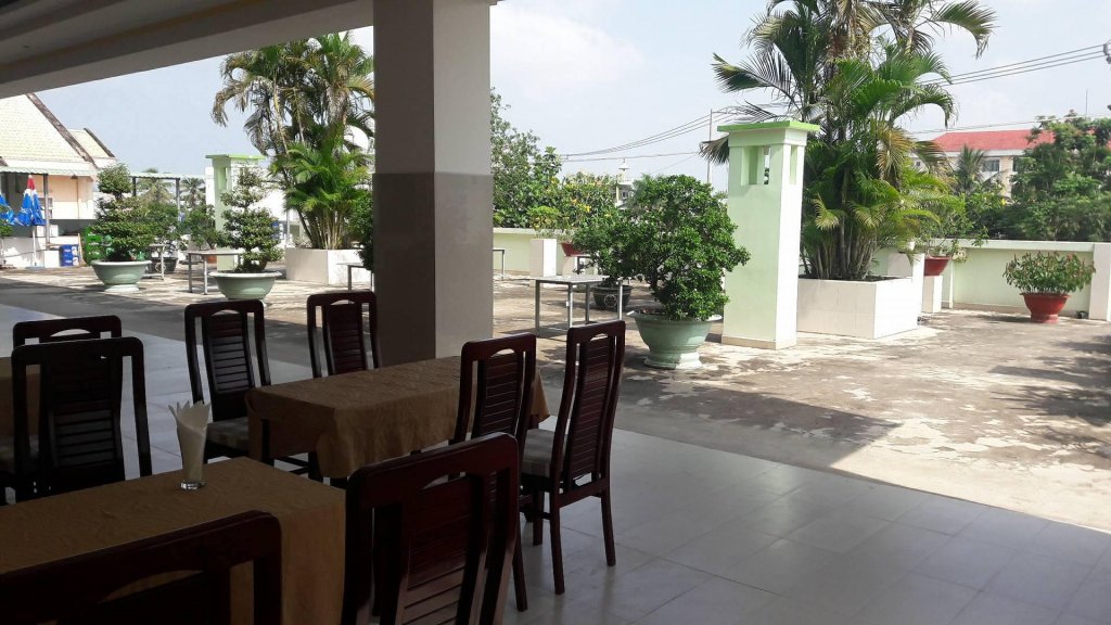 nhat ha hotel