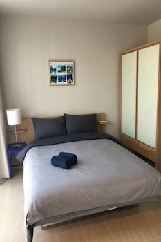 baan thew talay blue sapphire 353