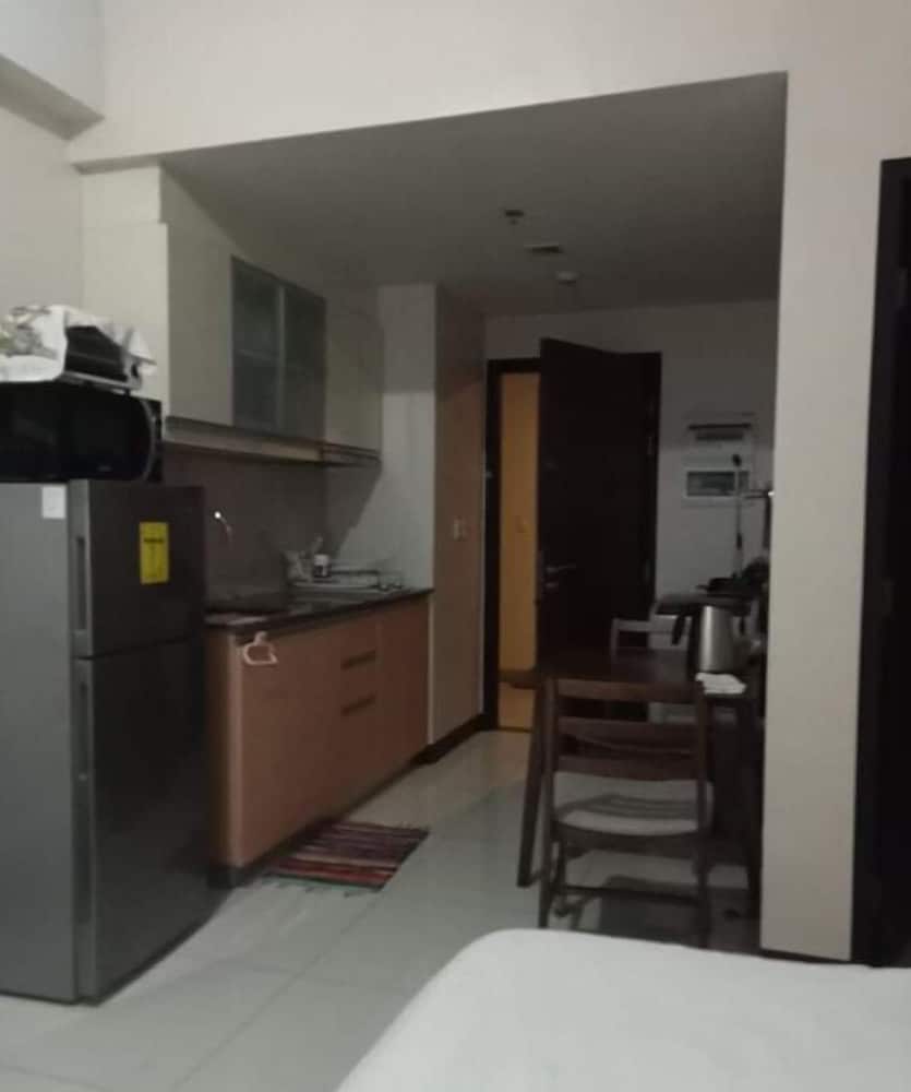 101 newport condo across the airport